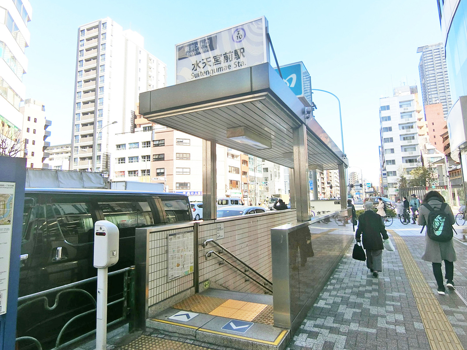 最寄りの「水天宮前駅」