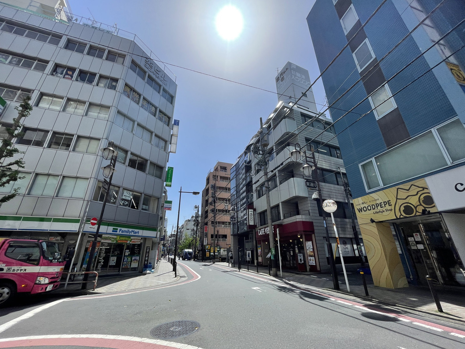 第2前田ビル前面の通り