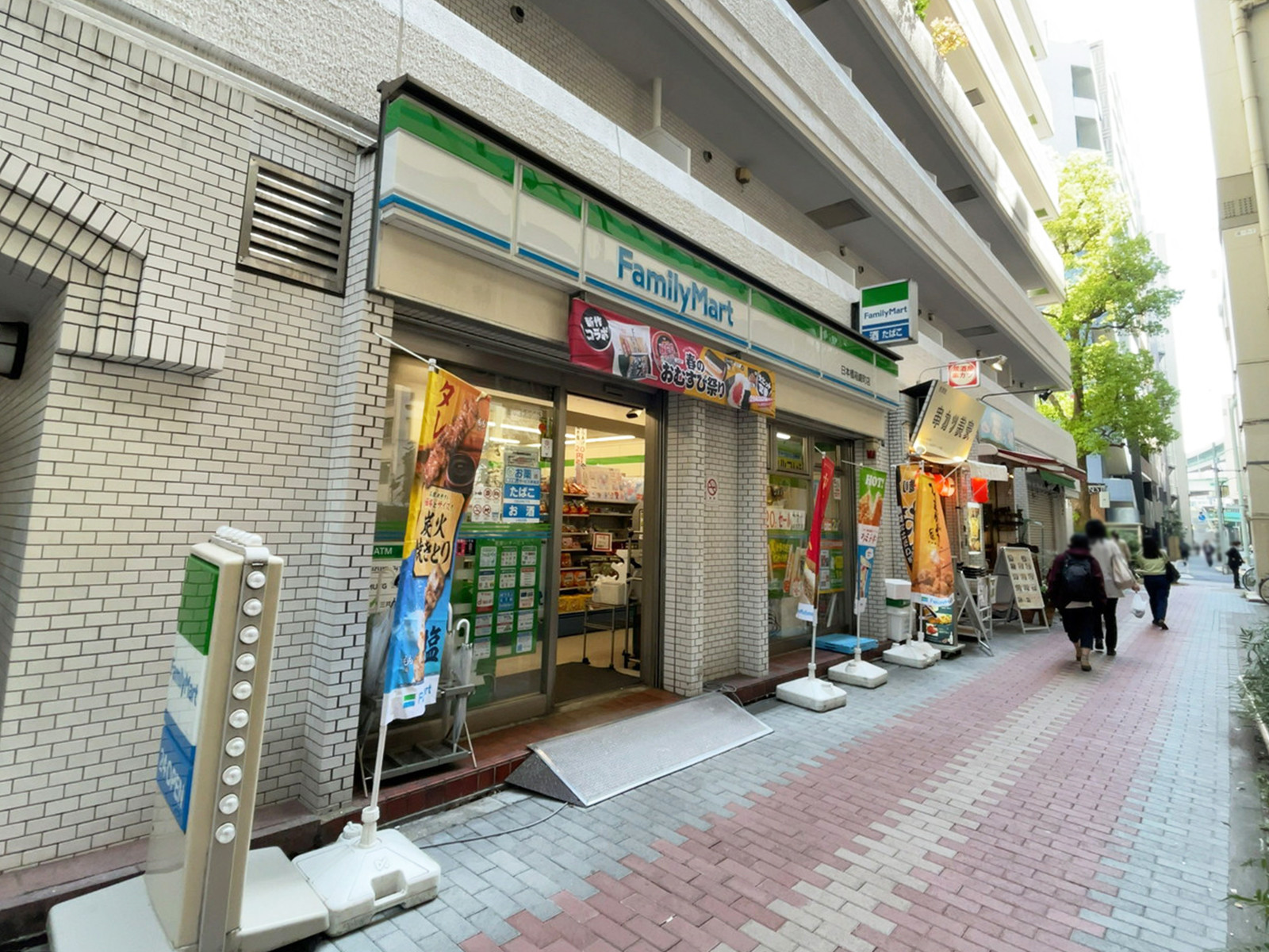 至近のファミリーマート 日本橋箱崎町店