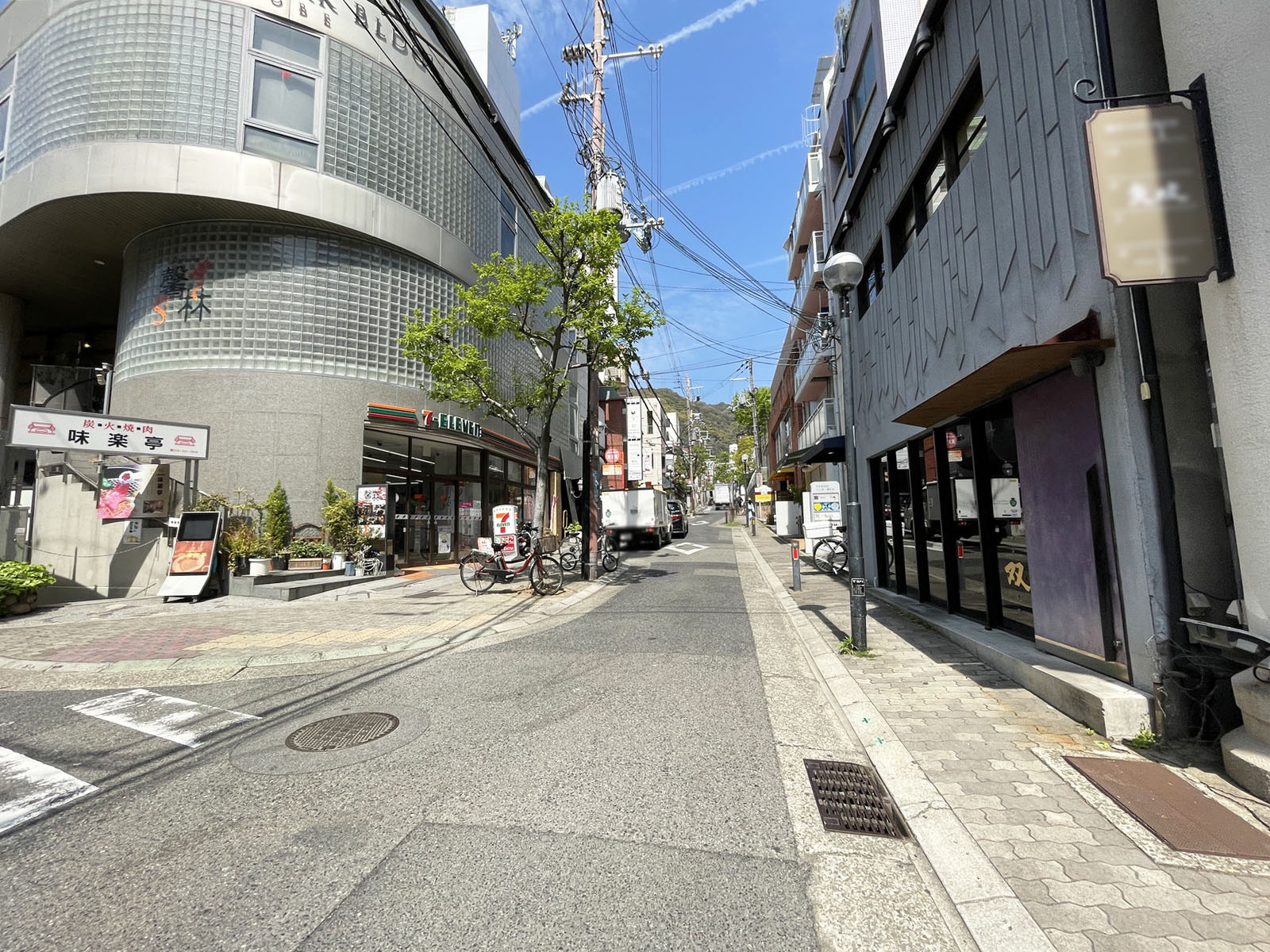サクセス北野ハンター坂前面の通り