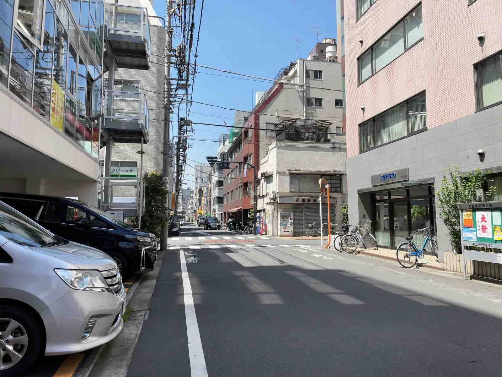 ARTビル前面の通り