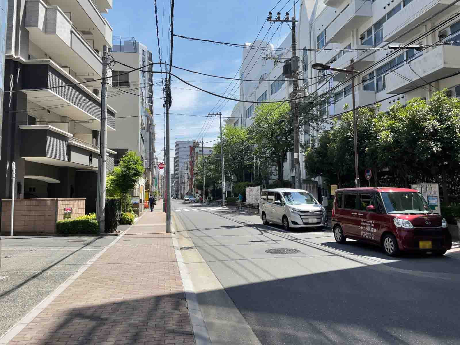 サンポービル前面の通り