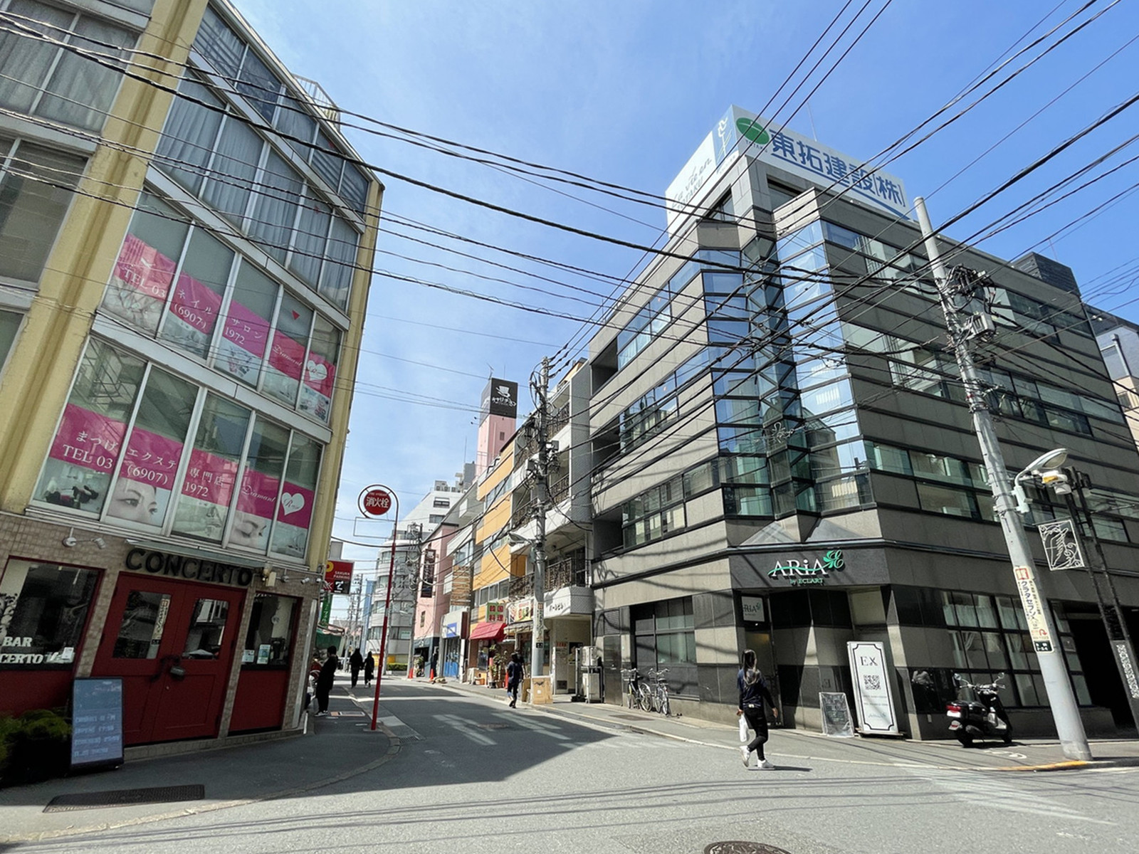 東拓ビル前面の通り
