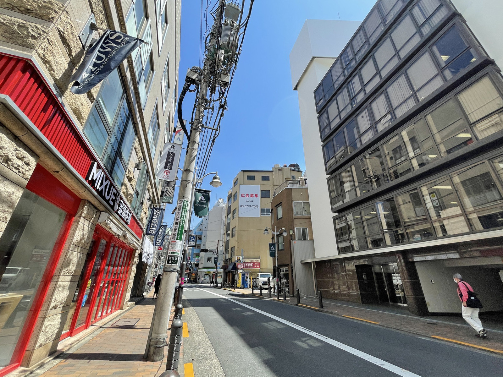 池袋ウエストビル前面の通り