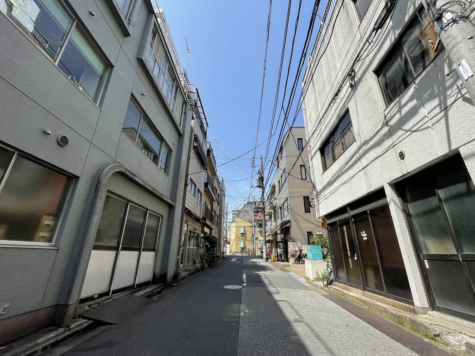 周辺は落ち着いたエリア