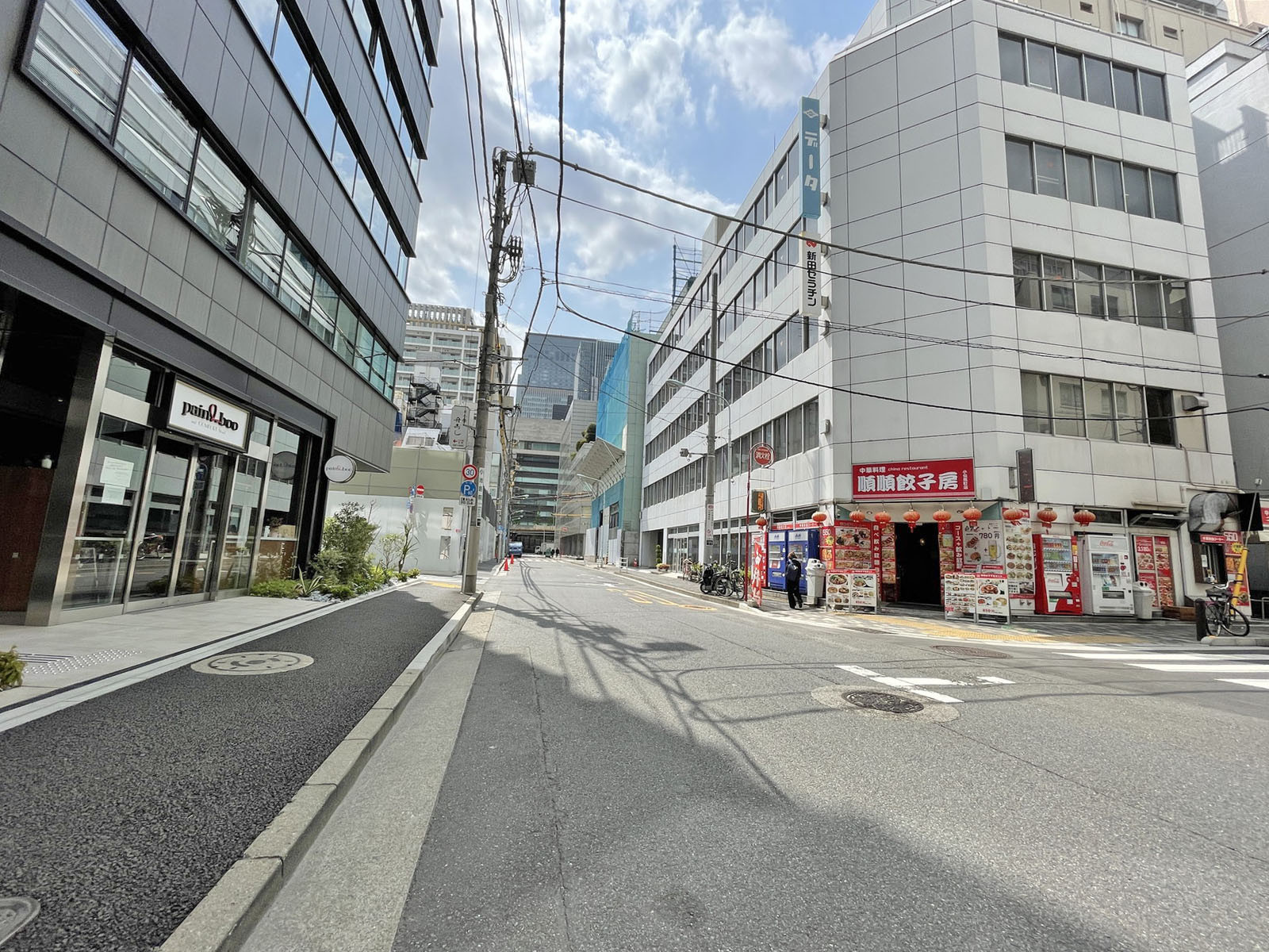 サンヨー堂日本橋ビル前面の通り
