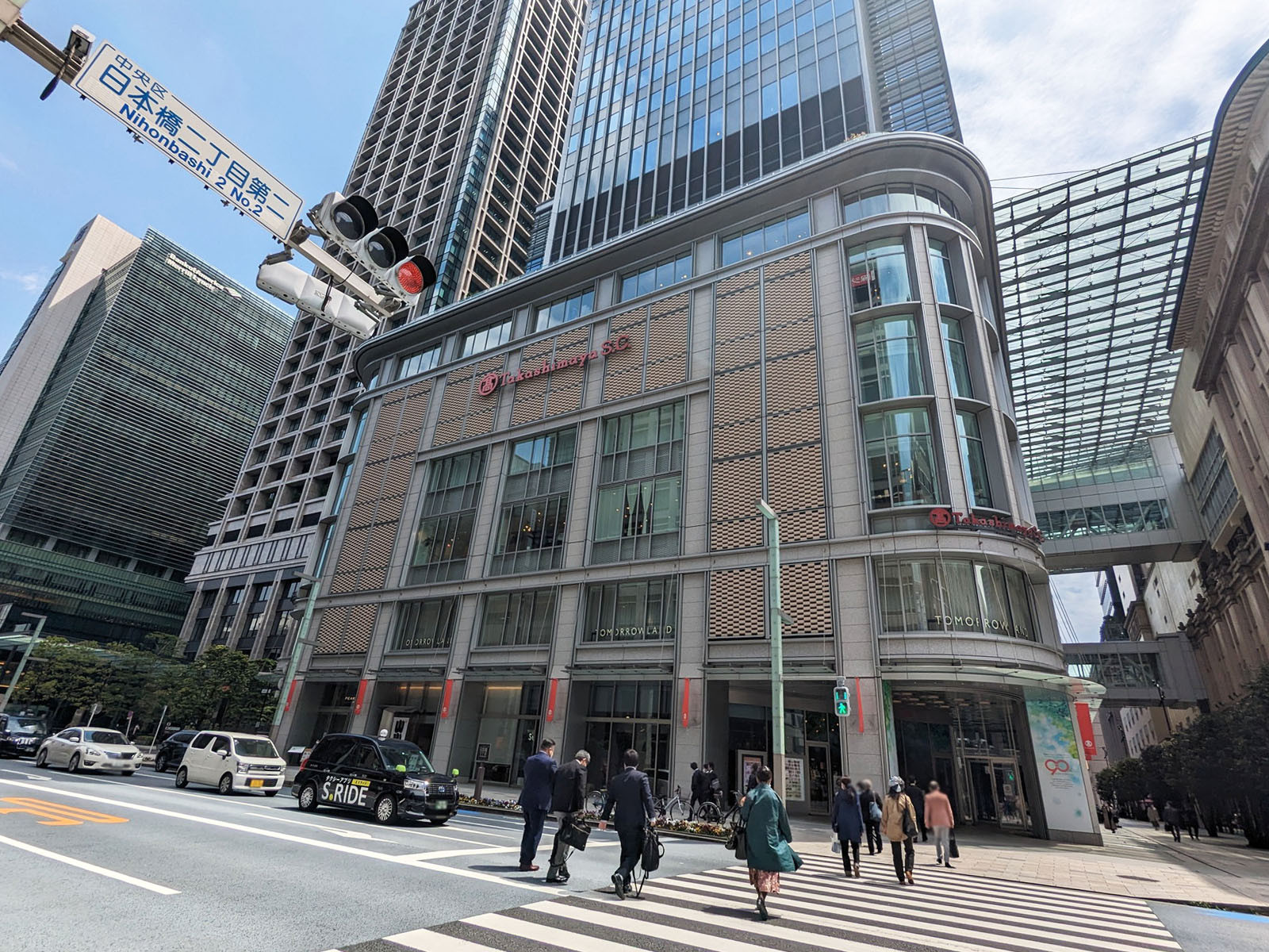 向かいの日本橋髙島屋S.C. 新館