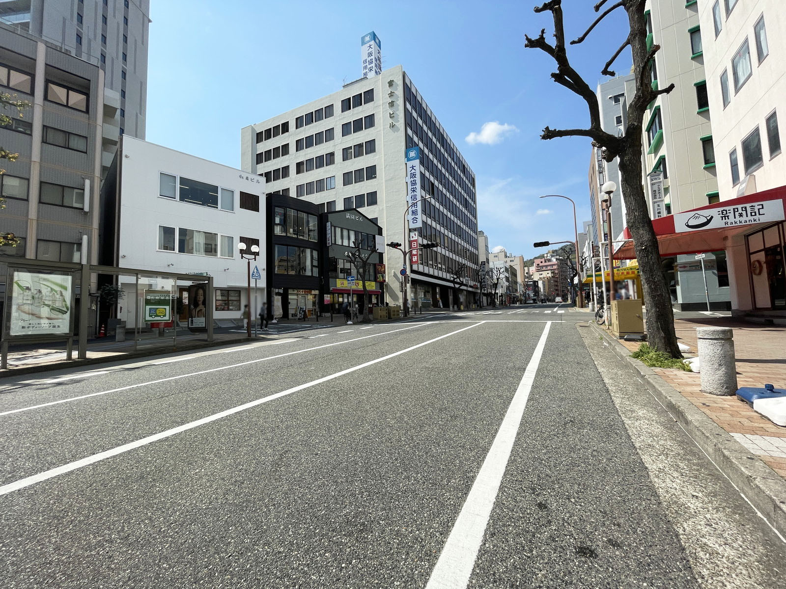 SKビル前面の通り