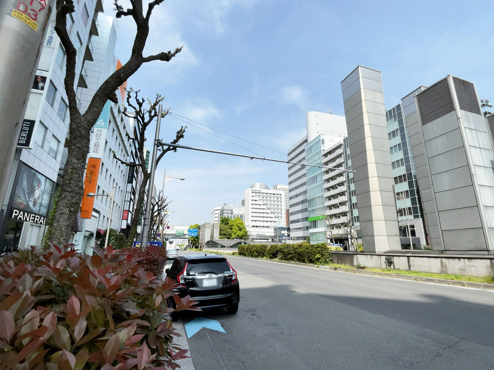 日経心斎橋ビル前面の通り
