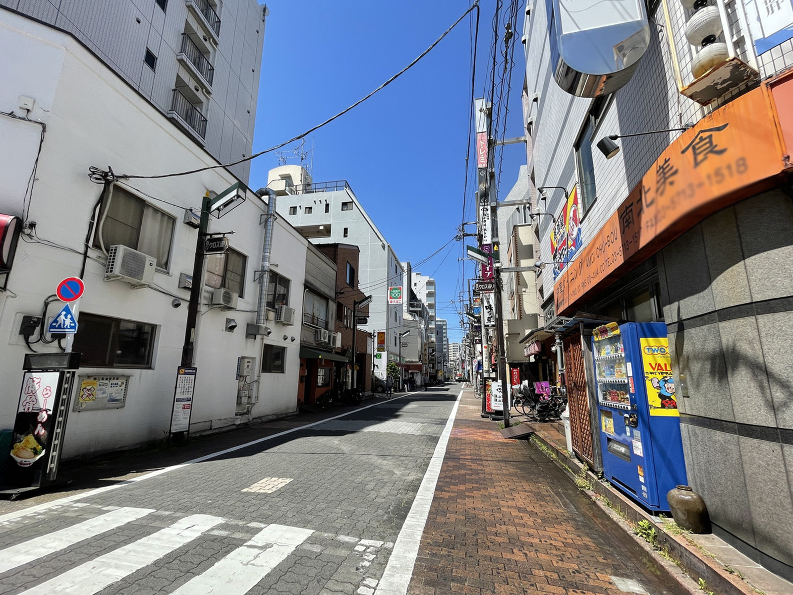 和光ビル前面の通り