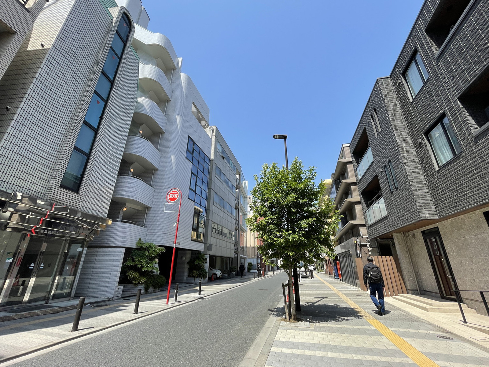 第2森初ビル前面の通り