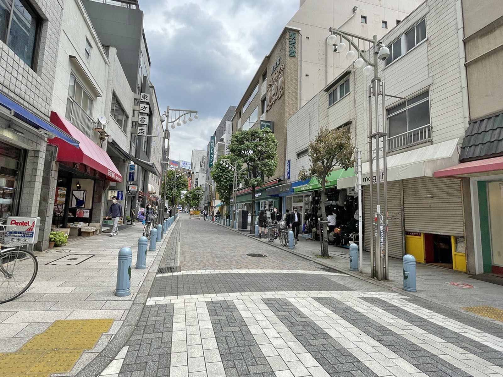 神保町一丁目TSビル前面の通り