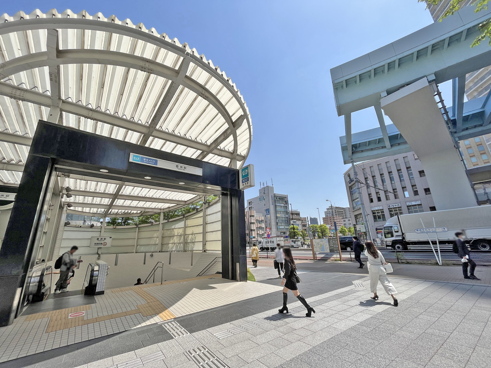 最寄りの「豊洲駅」