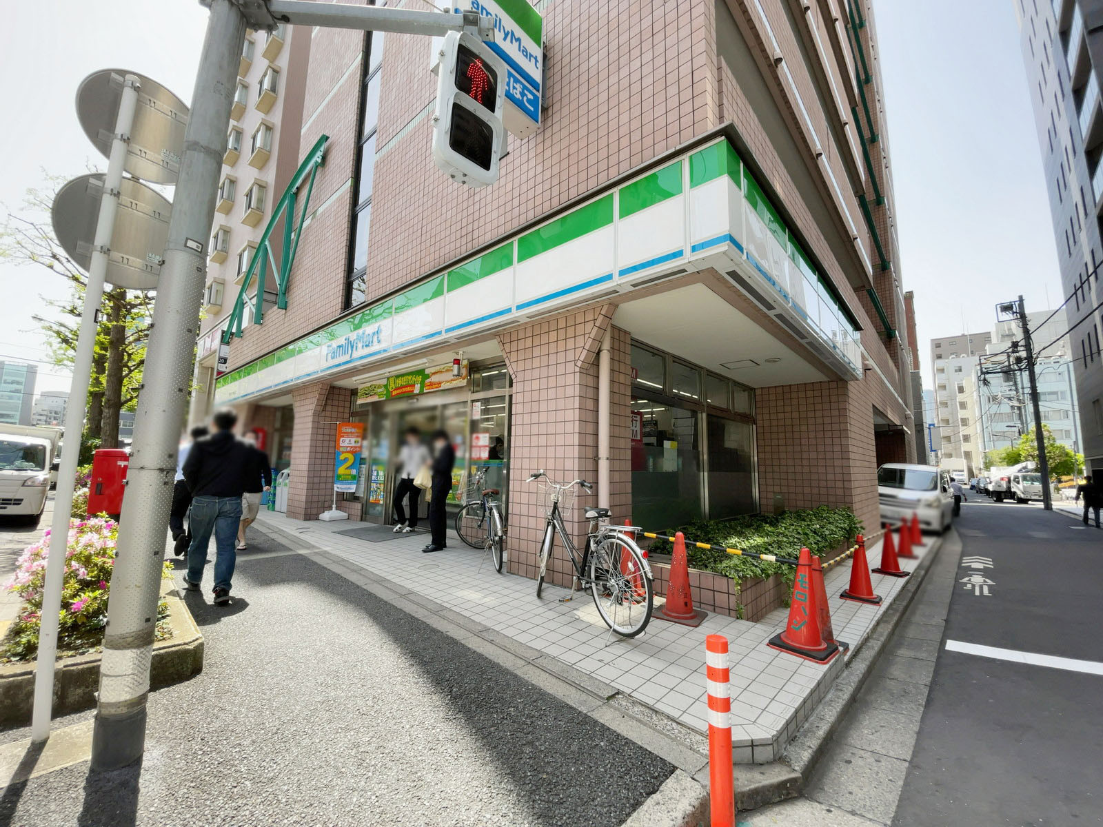 近くのファミリーマート 神田佐久間町店