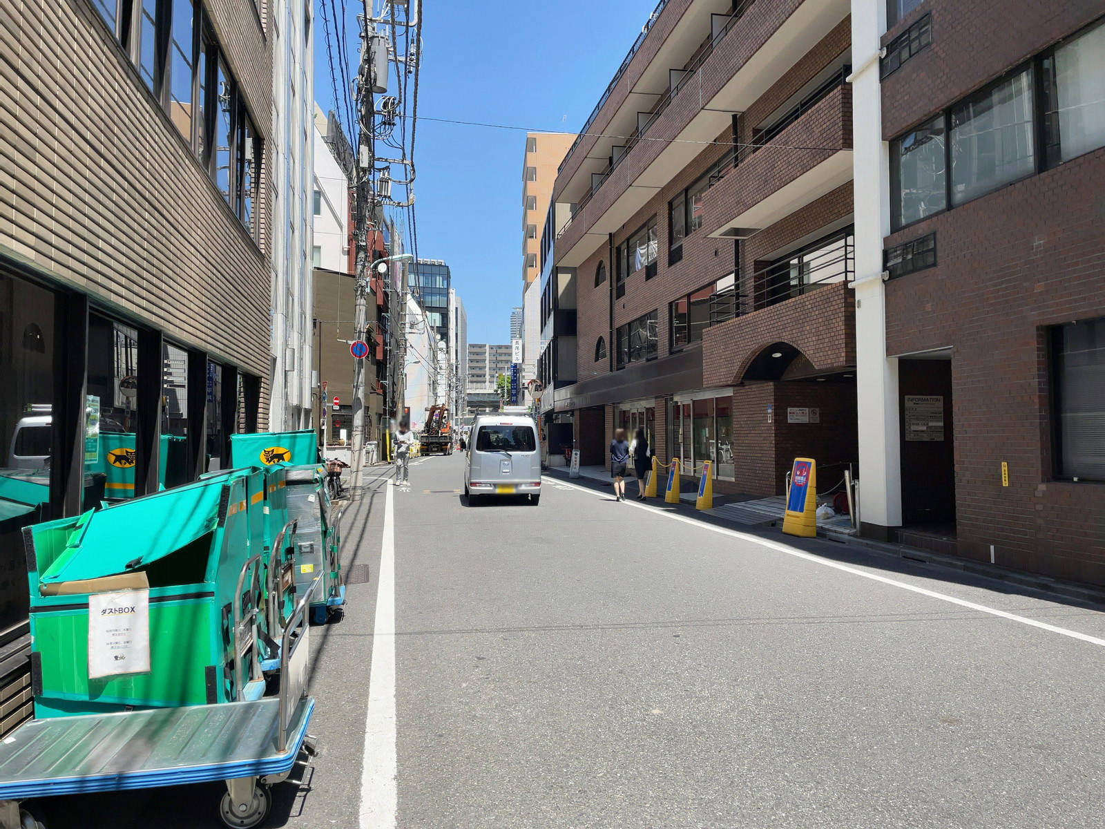 柴宗ビル前面の通り
