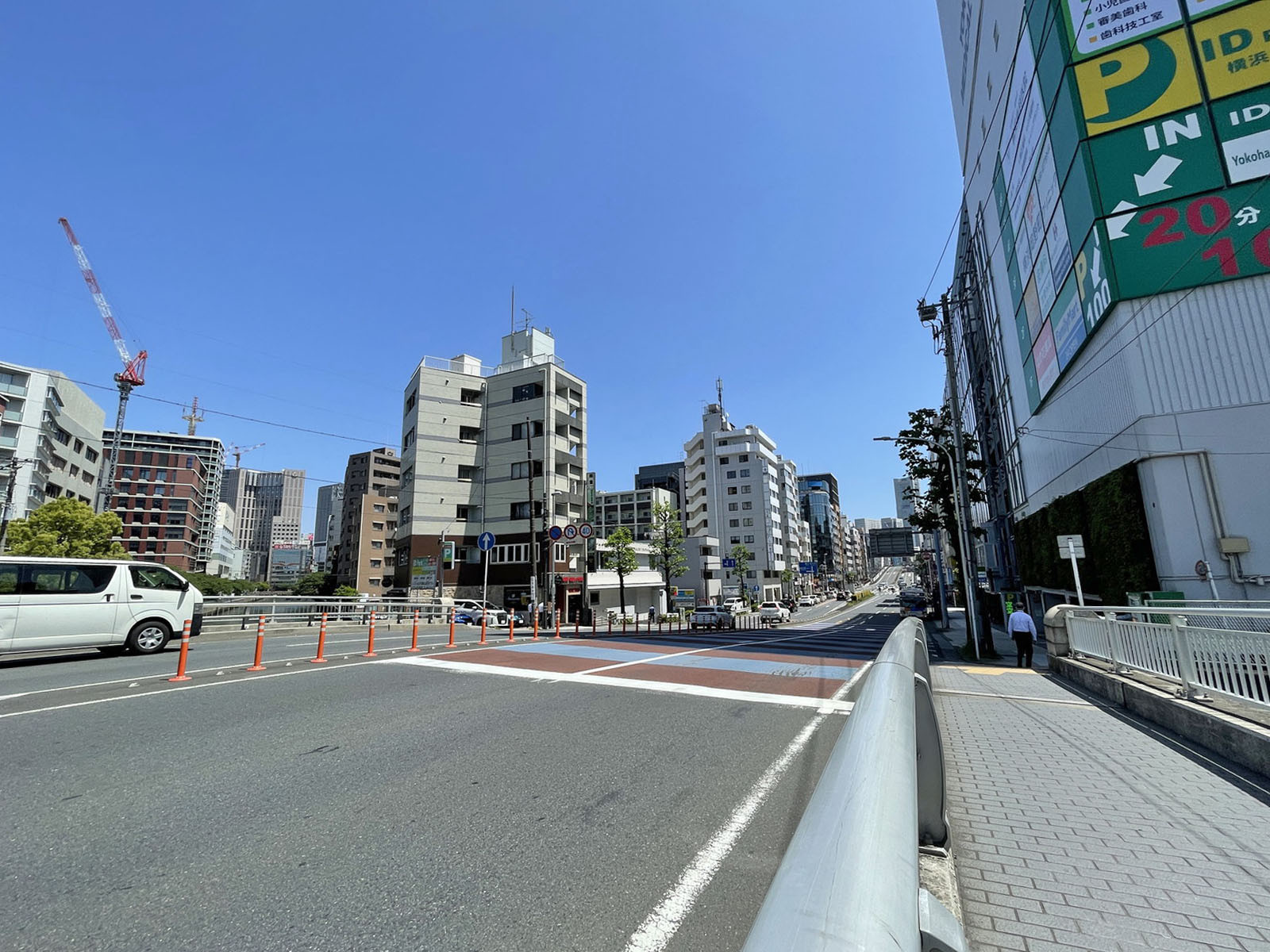 周辺には新横浜通り