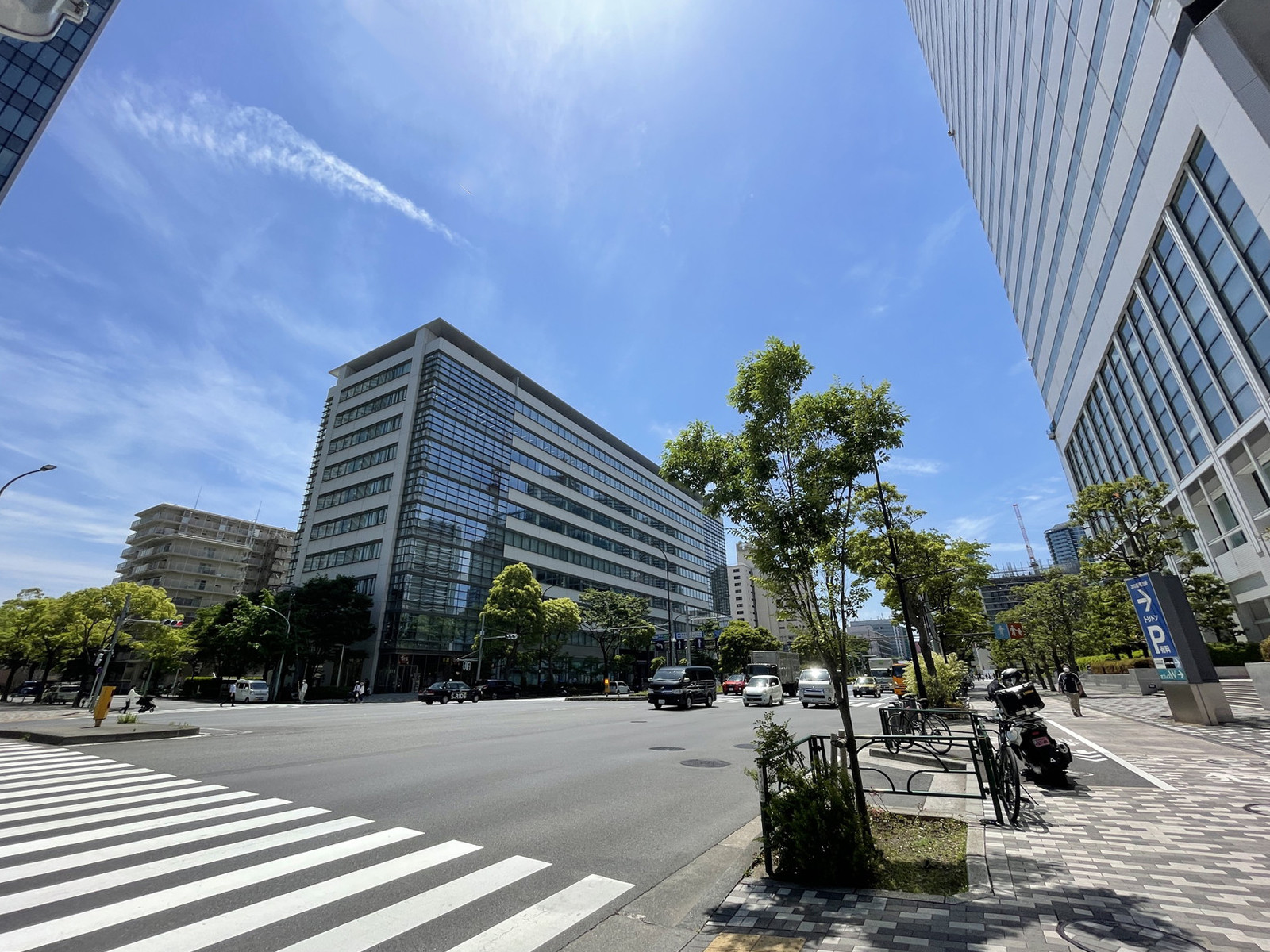晴海アイランドトリトンスクエアオフィスタワーW棟前面の通り
