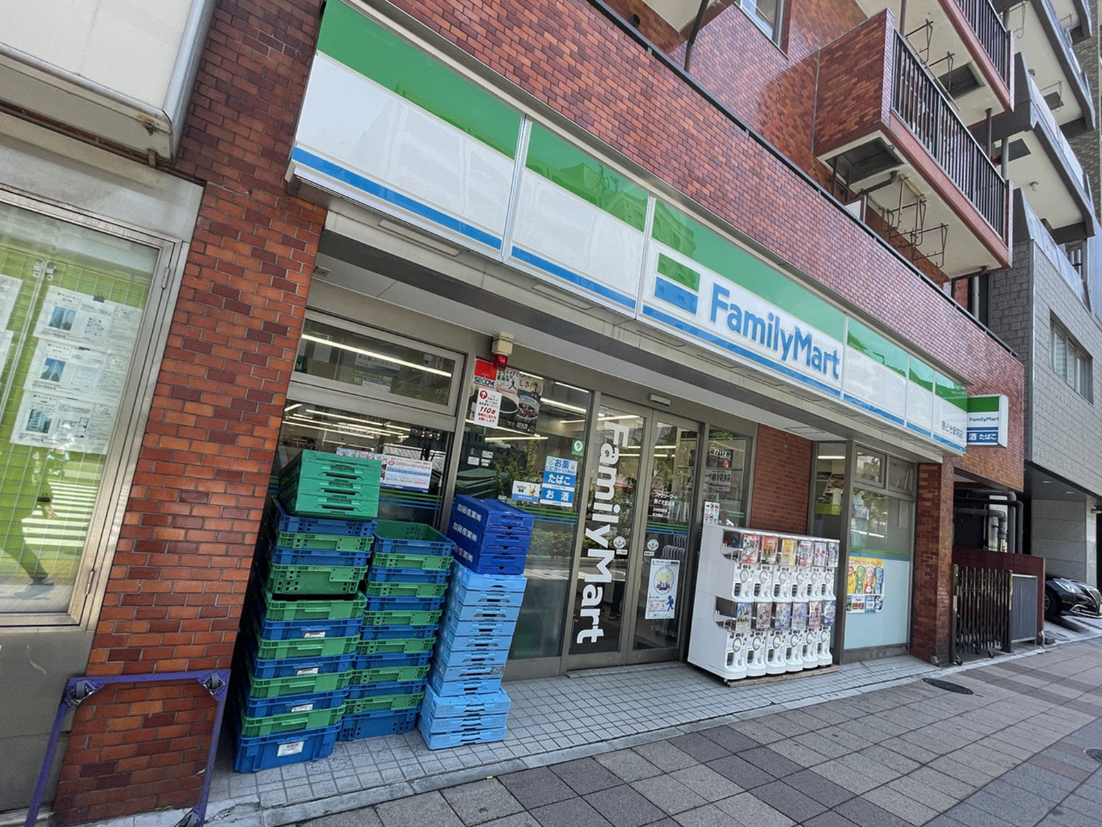 並びのファミリーマート 勝どき駅前店