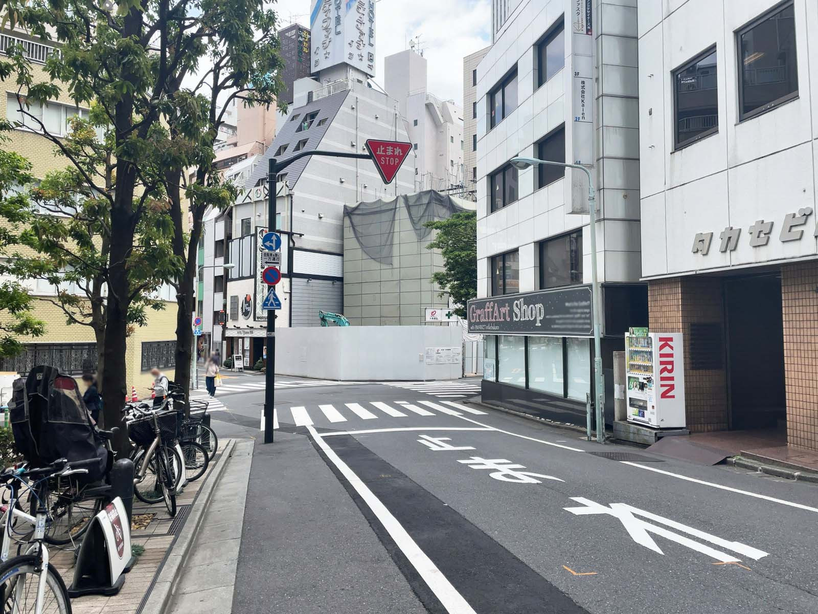タカセビル別館前面の通り