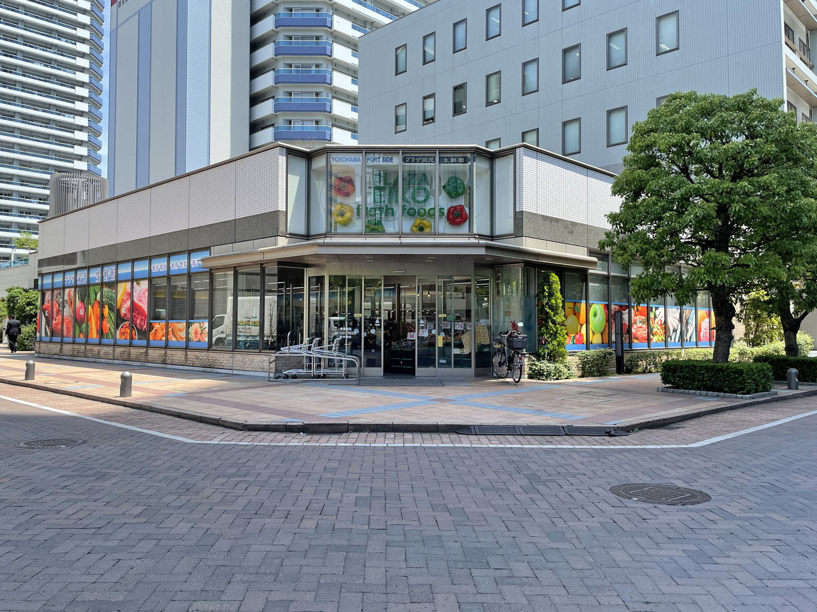 目の前のプラザ栄光 生鮮館ポートサイド店