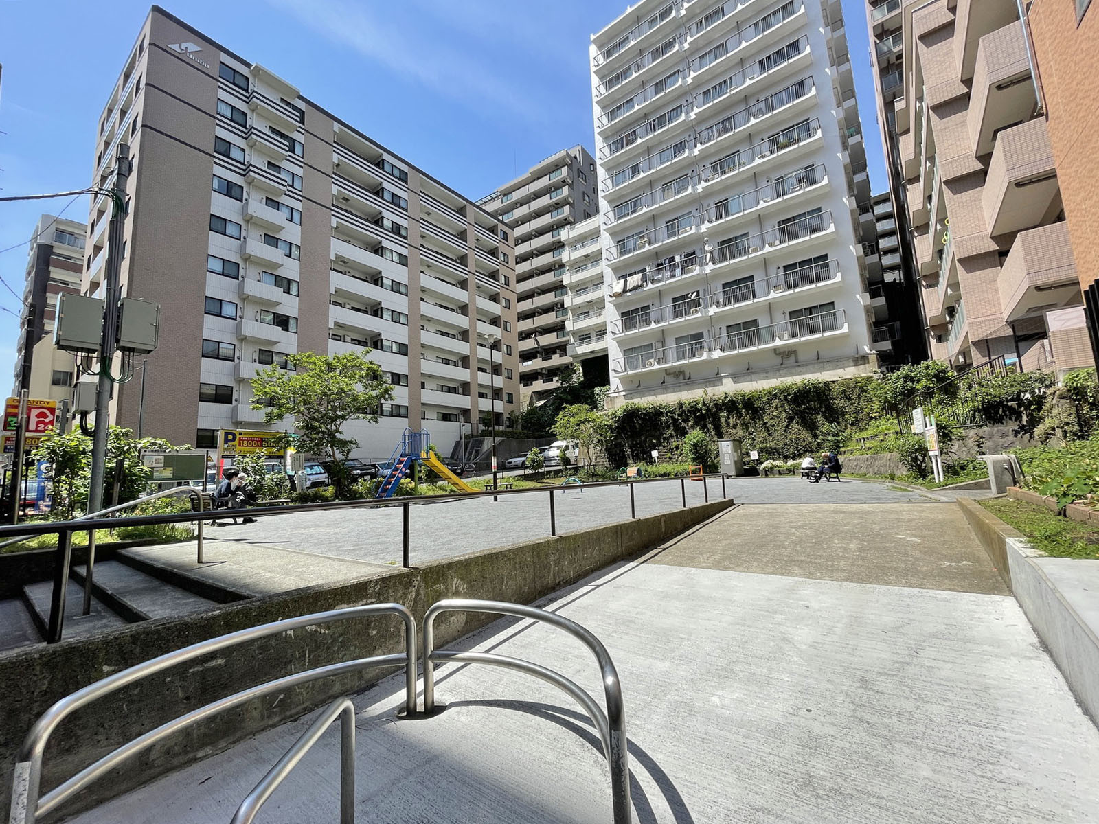 裏手の鶴屋町公園