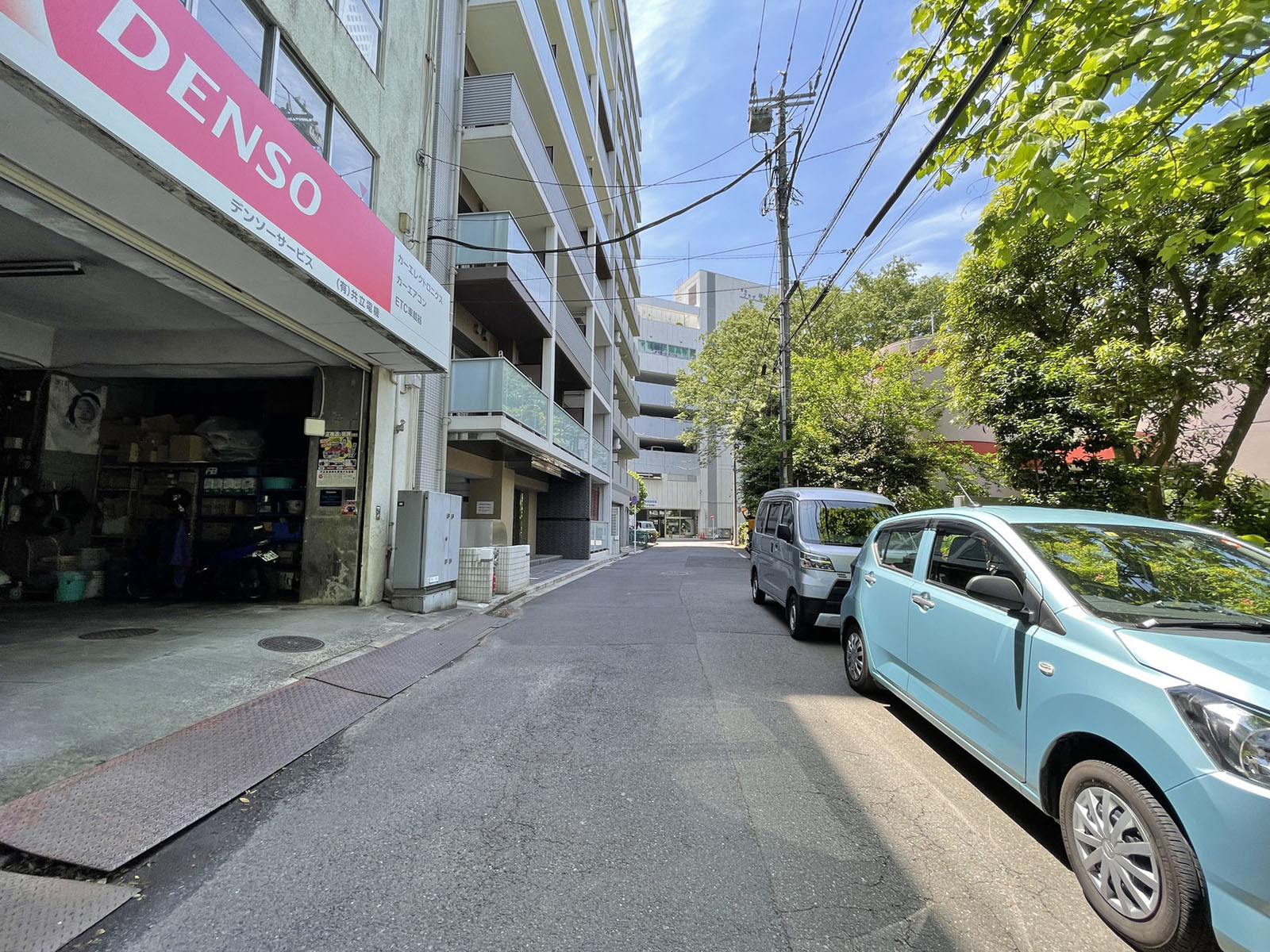 栄町第二ビル前面の通り