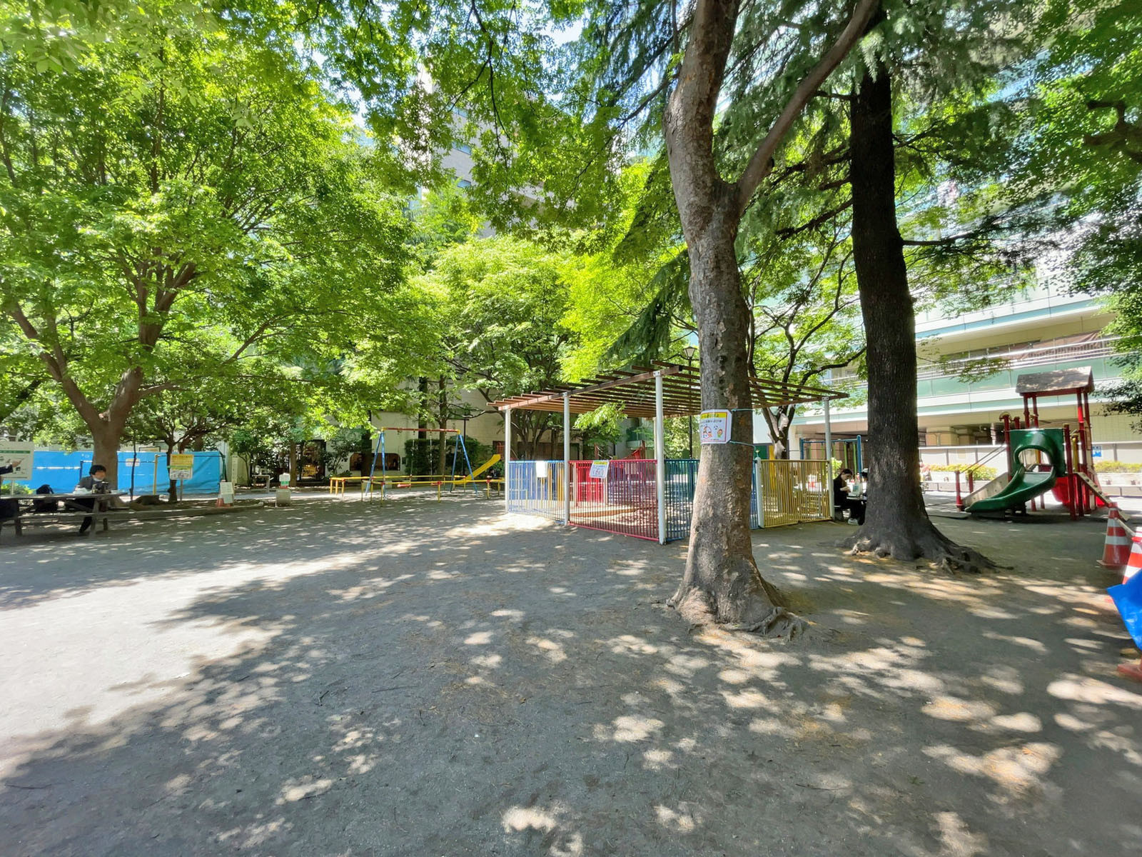付近の中央区立堀留児童公園