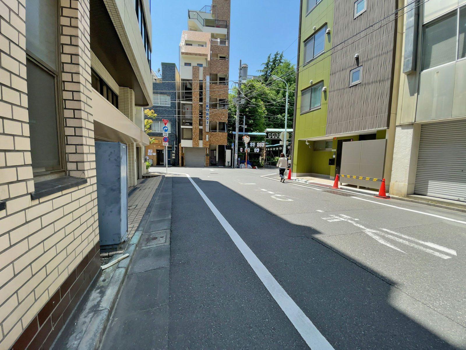 ヤシマ日本橋ビル前面の通り