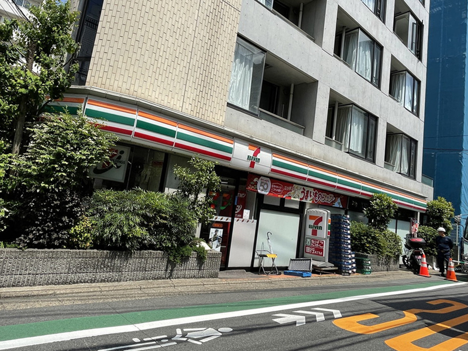 徒歩2分のセブンイレブン目黒柳通り店