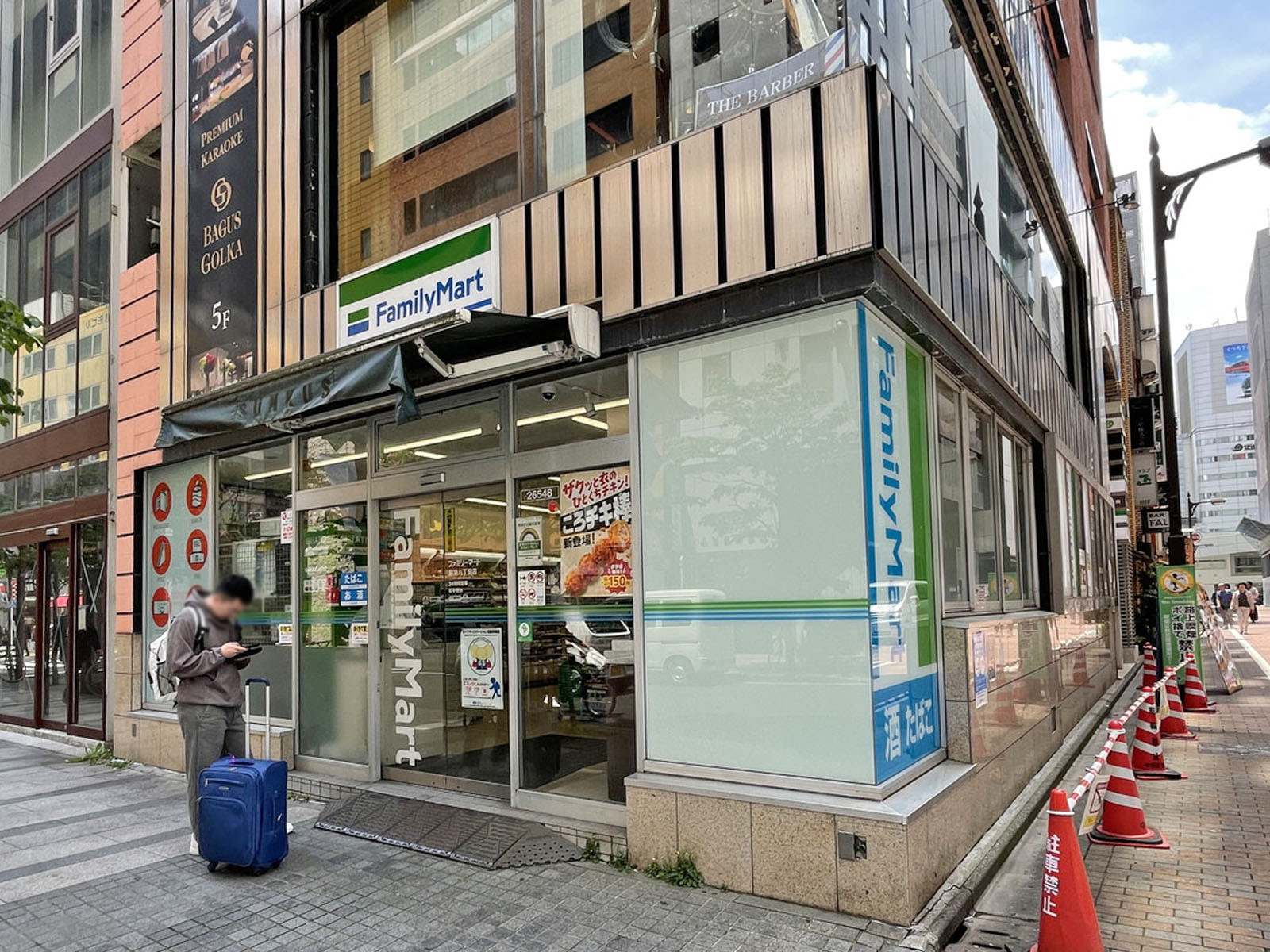 徒歩2分のファミリーマート銀座八丁目店