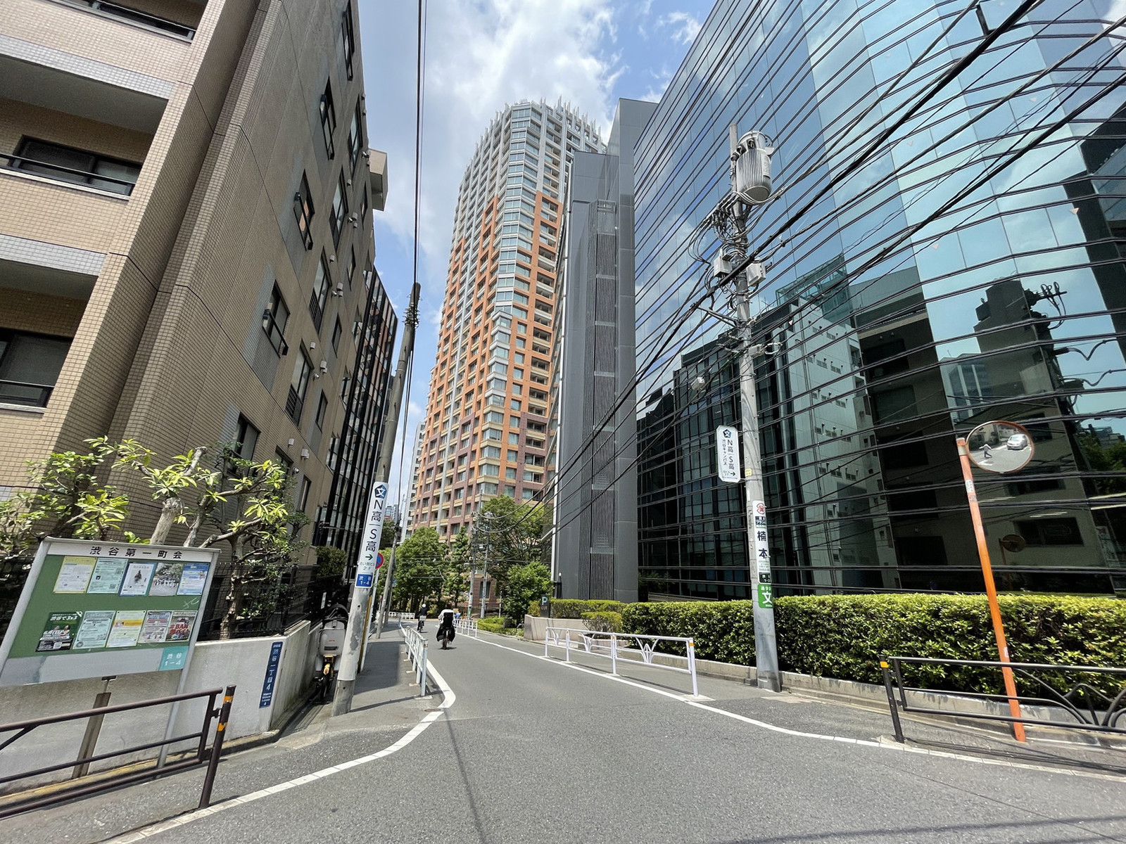渋谷董友ビル6前面の通り