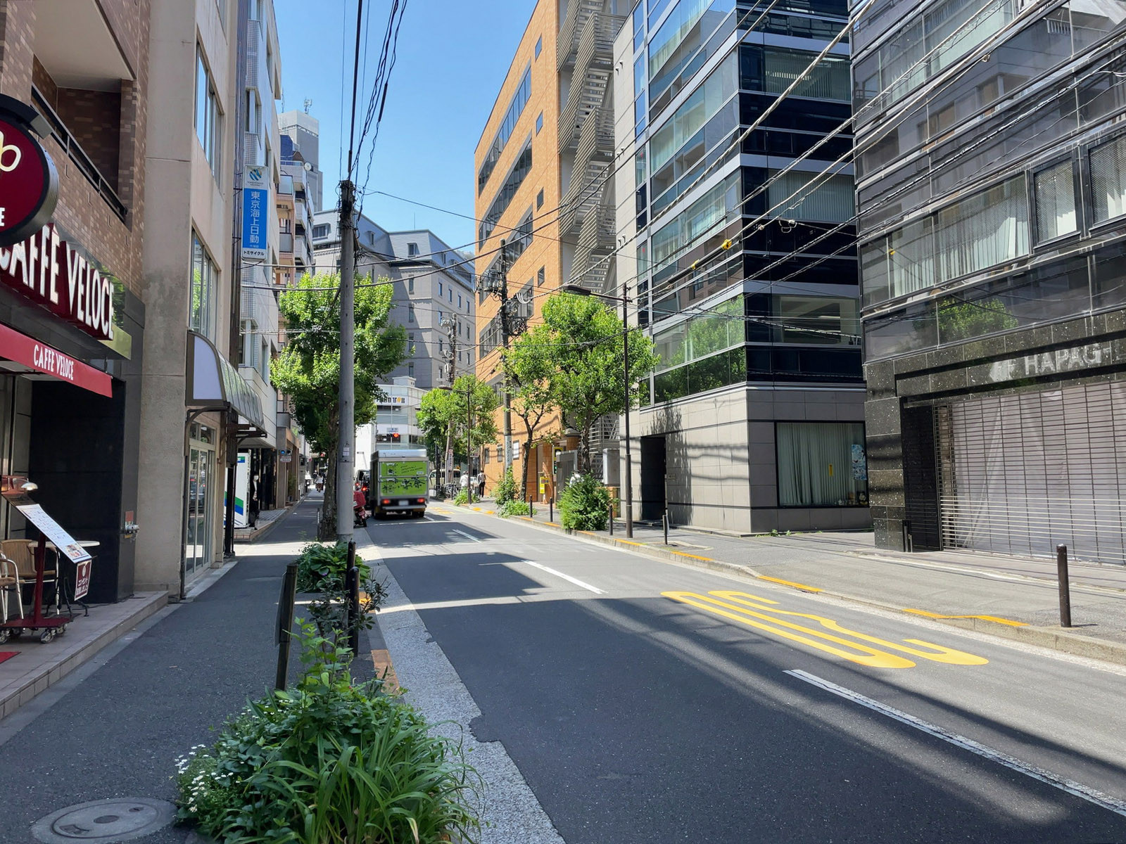 一番町ビルヂング前面の通り