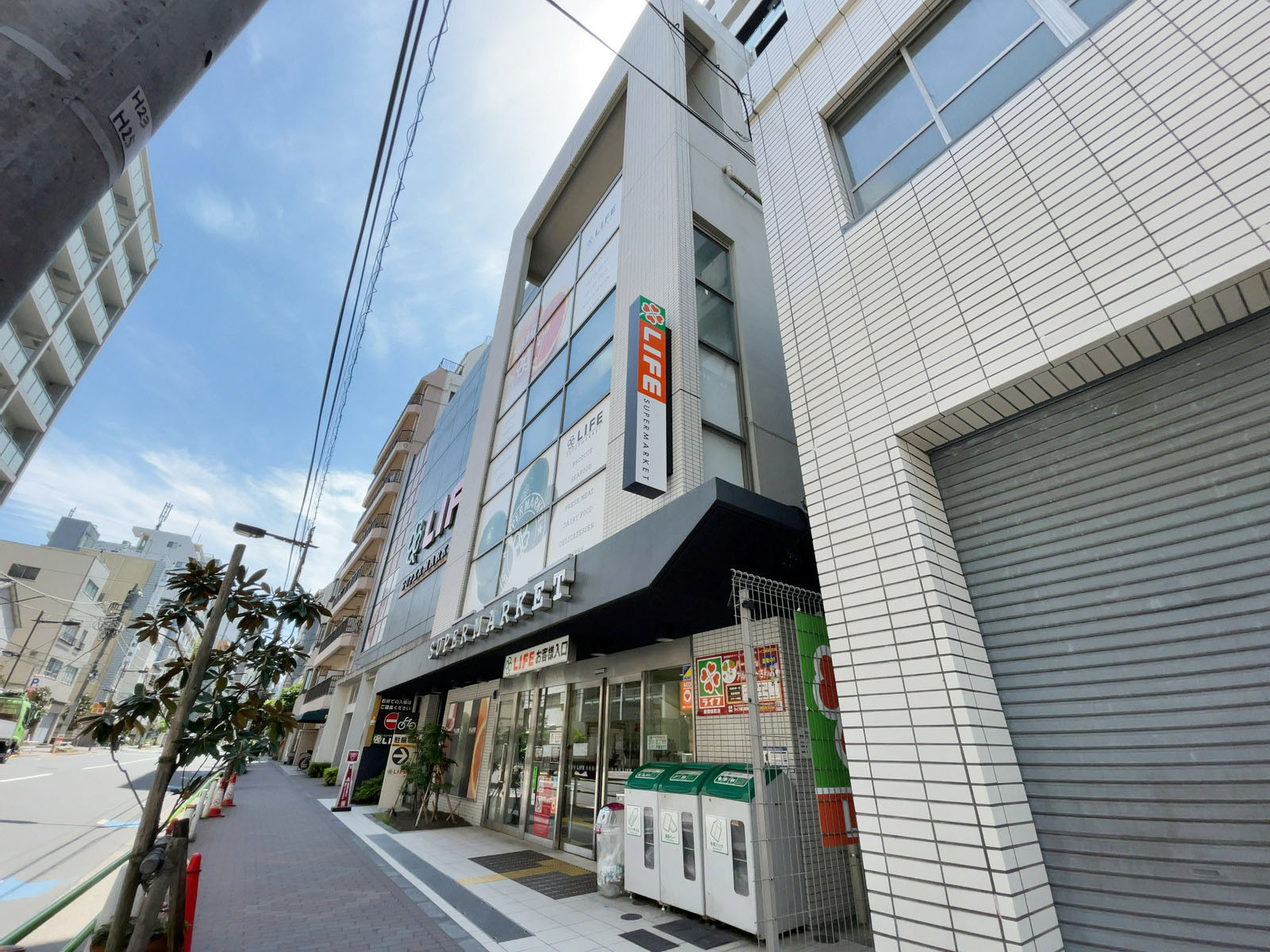 至近のライフ新御徒町店