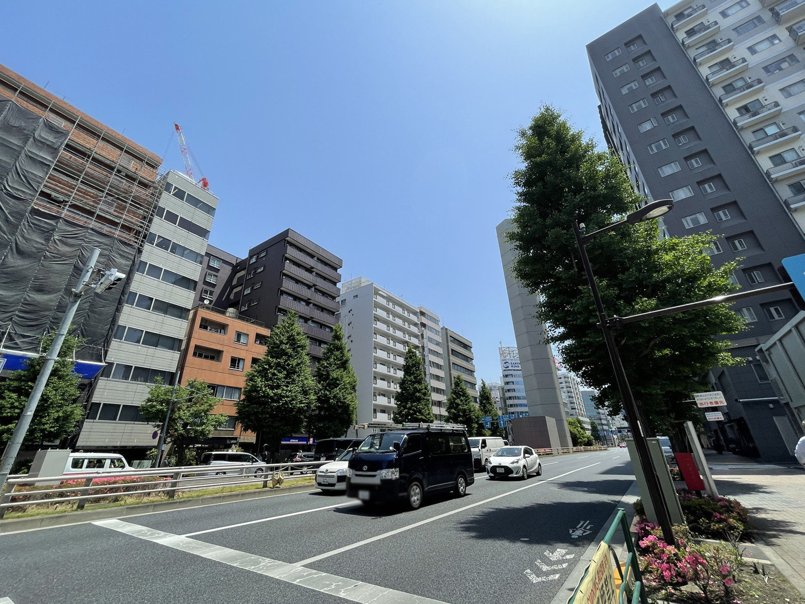 五反田アルファビル前面の通り