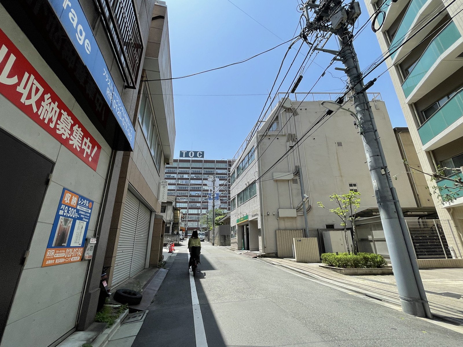 第三花田ビル前面の通り