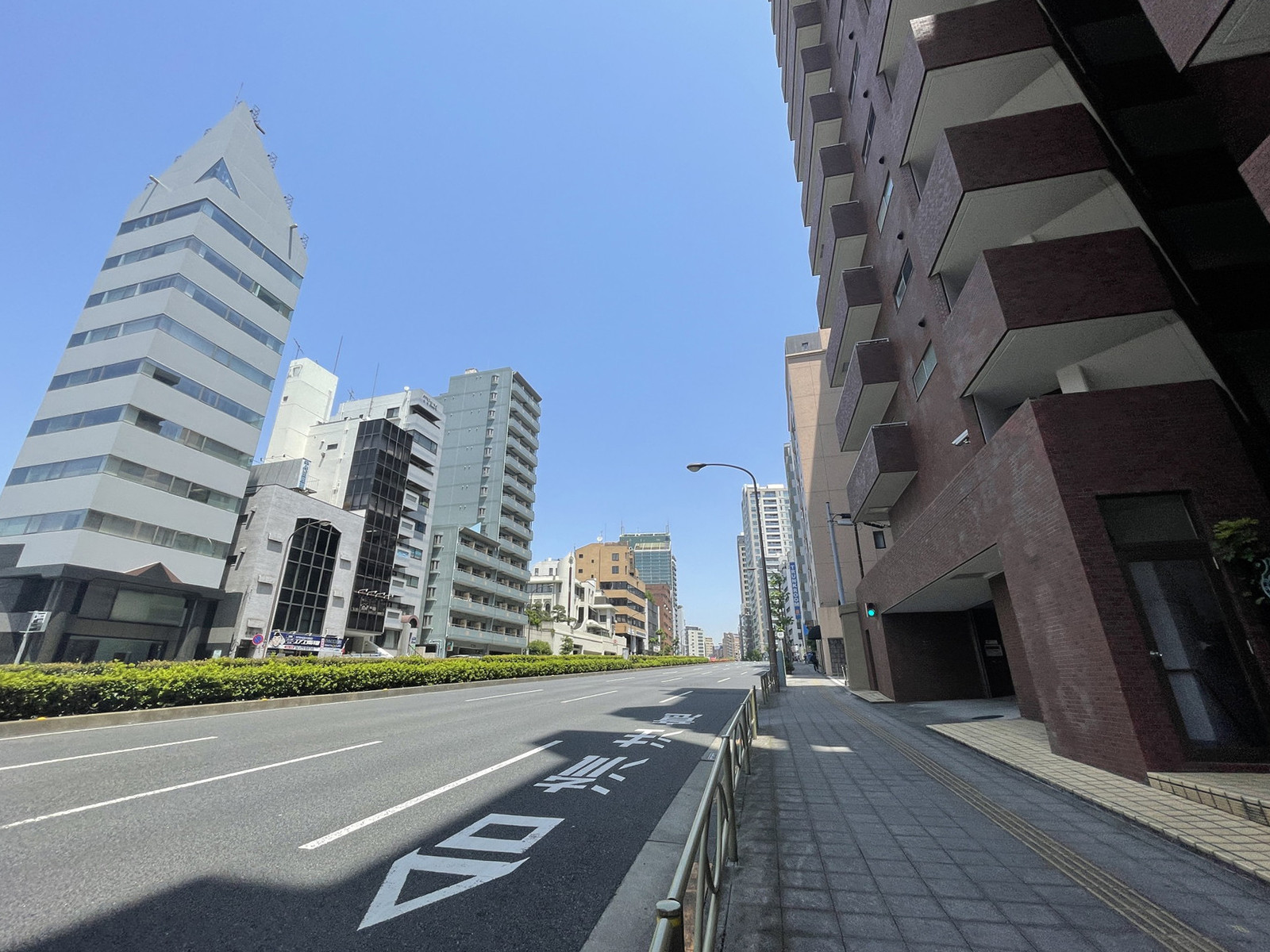 東五反田ビル前面の通り