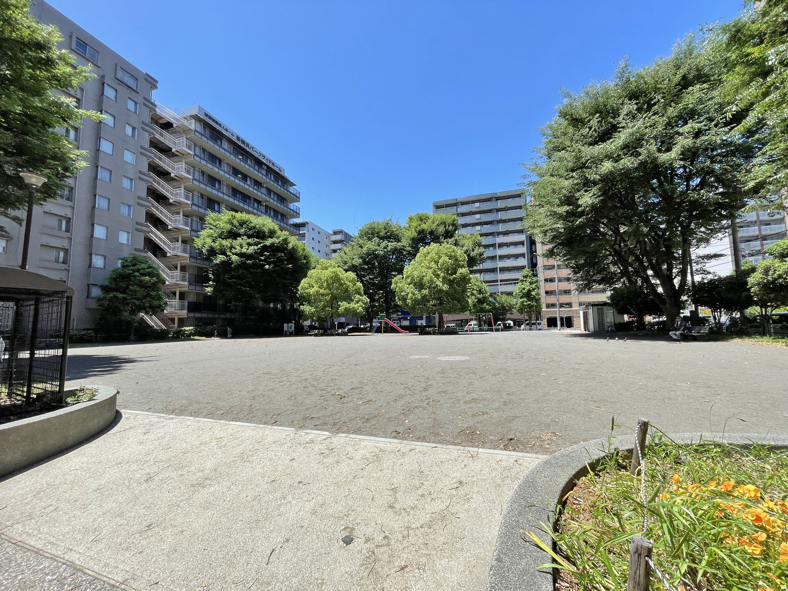 付近の新横浜第一公園