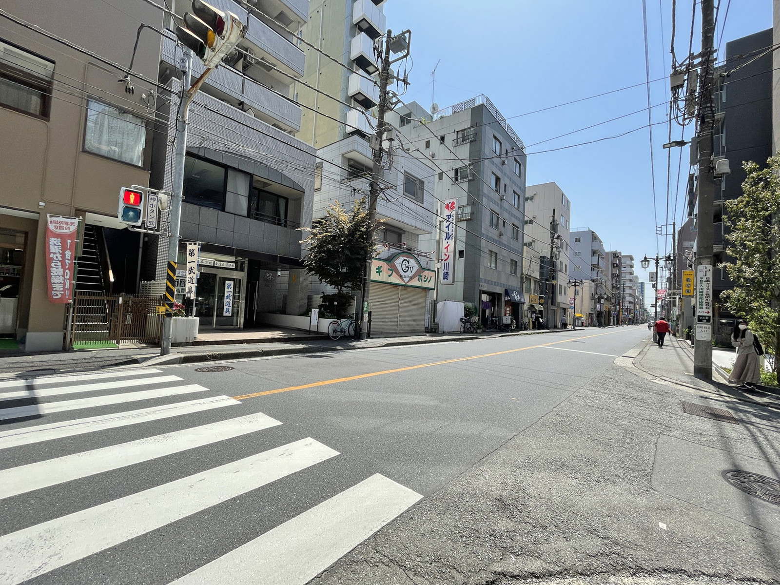 第10平沼ビル前面の通り