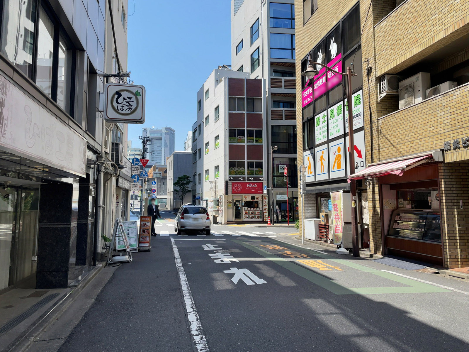 東京三和ビル前面の通り