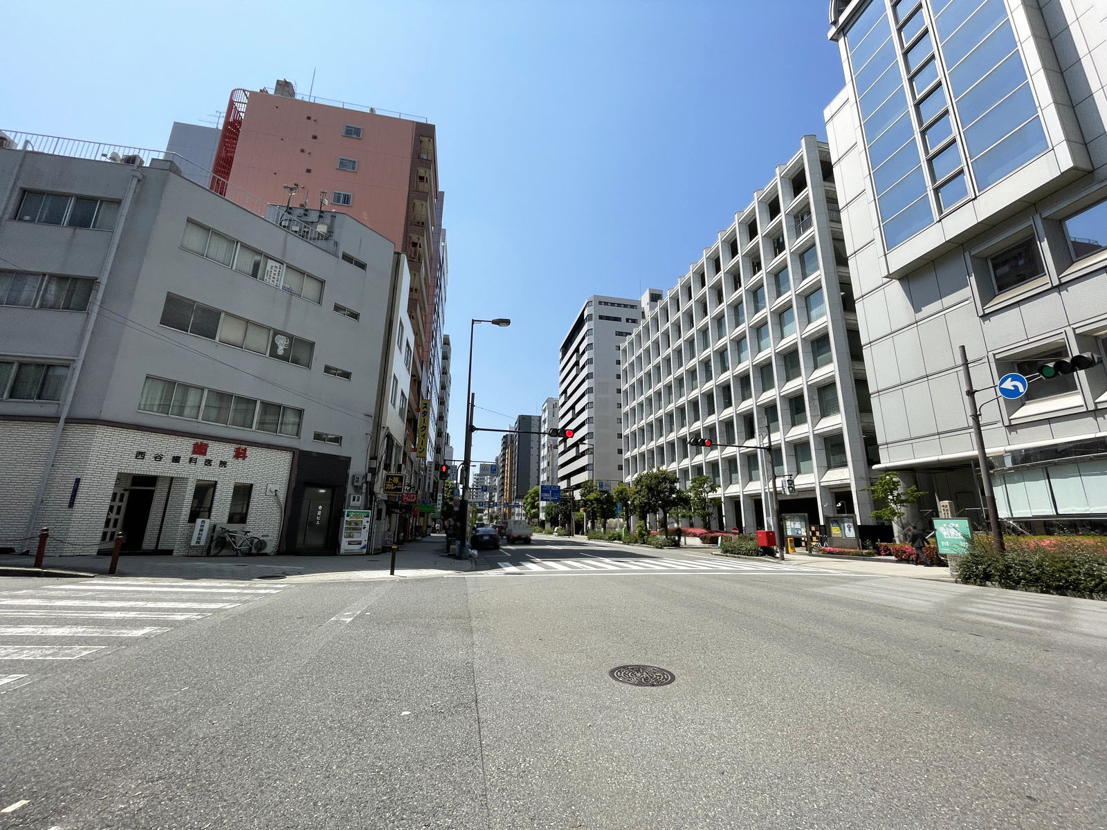 Serie南新町前面の通り