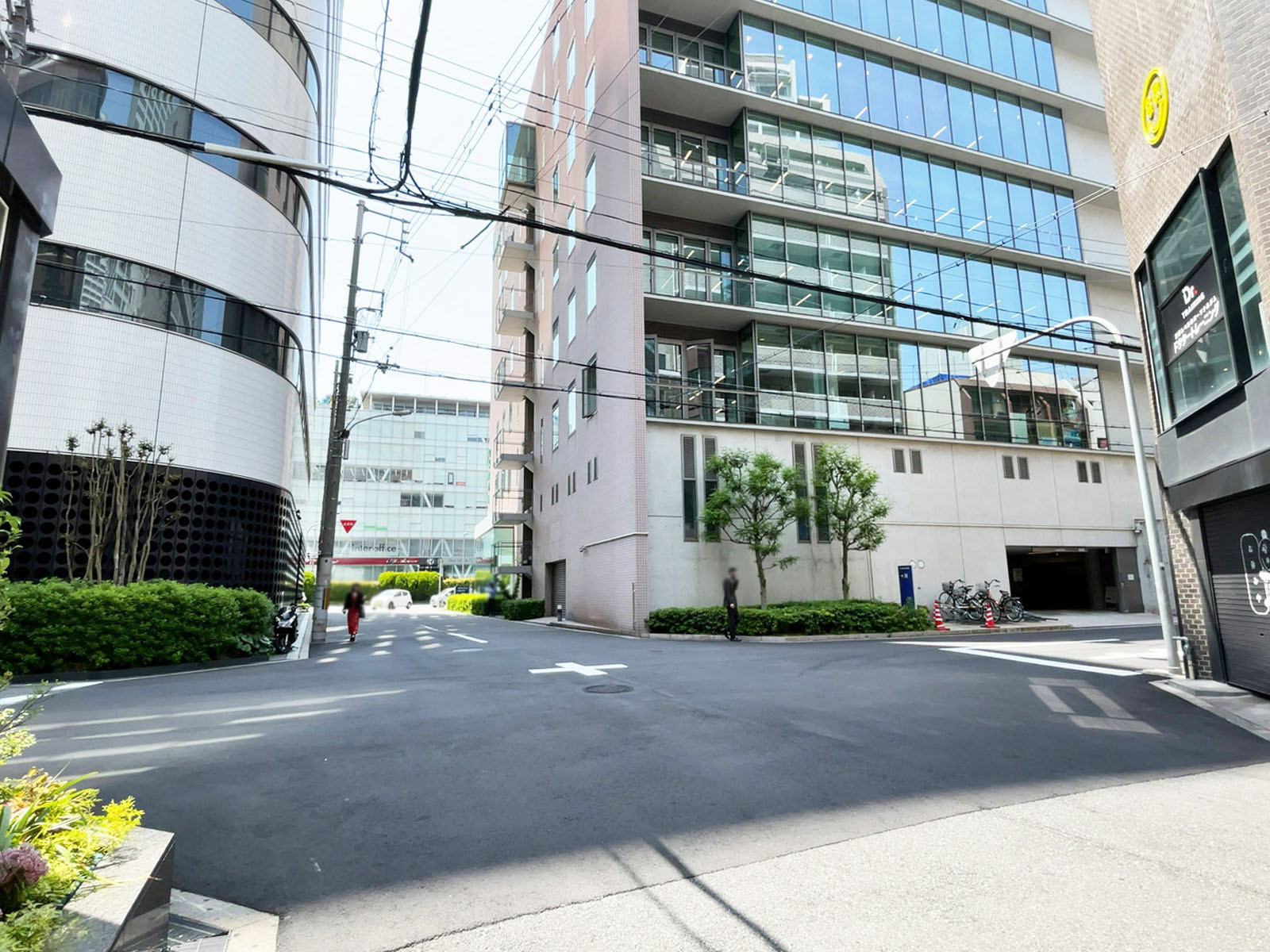 新町F1ビル前面の通り
