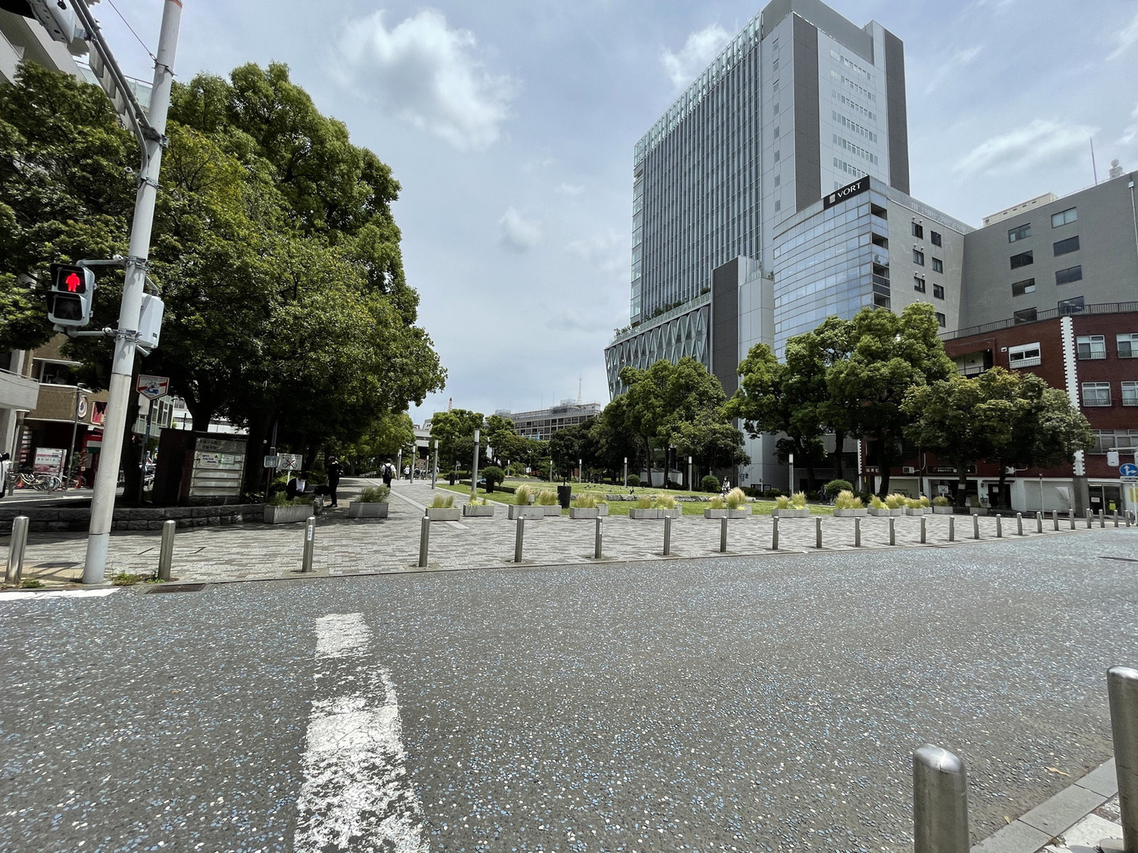 付近の大通り公園石の広場