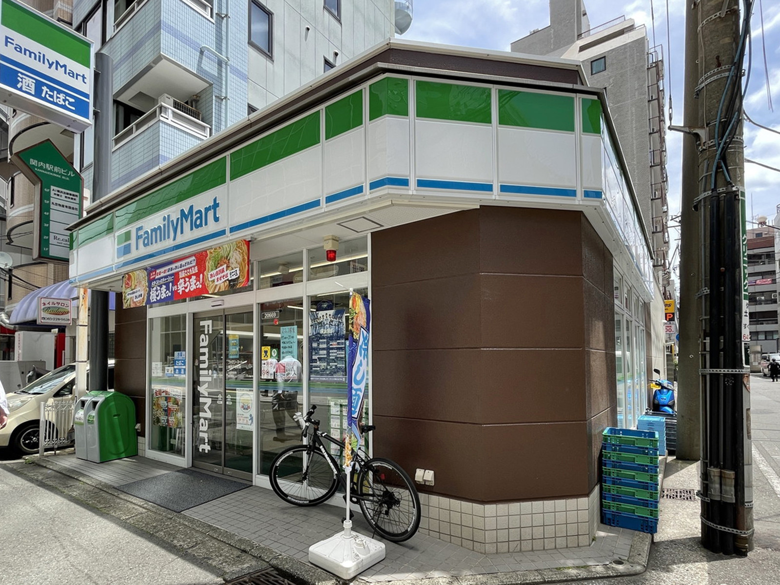 徒歩2分のファミリーマート横浜不老町店