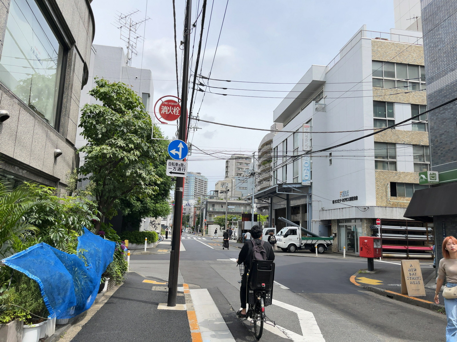GrandStory千駄ヶ谷前面の通り