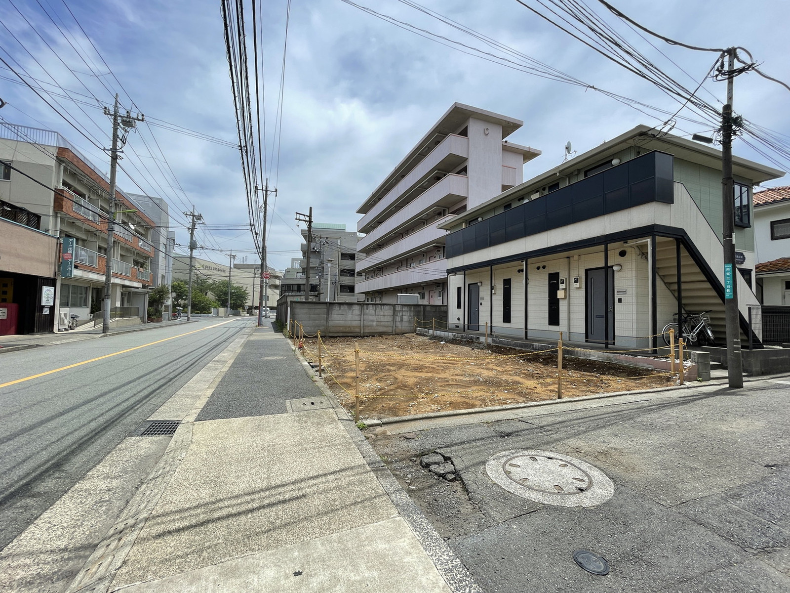 付近は住宅が多いエリア