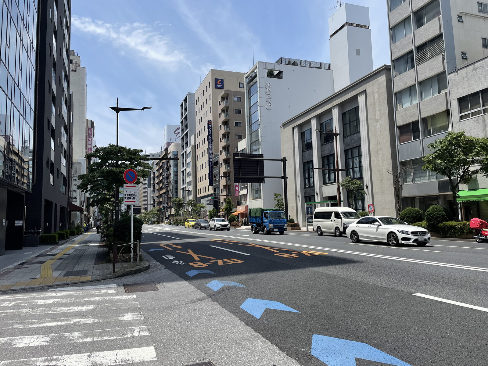 Daiwa日本橋馬喰町2前面の江戸通り