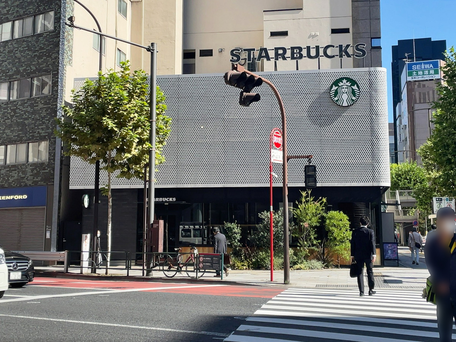 至近のスターバックス コーヒー 淡路町駅前店