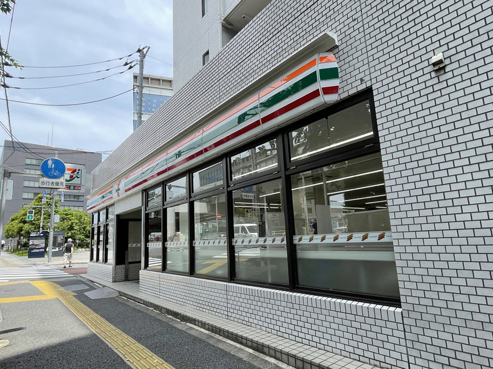 徒歩2分のセブンイレブン飯田橋駅北店