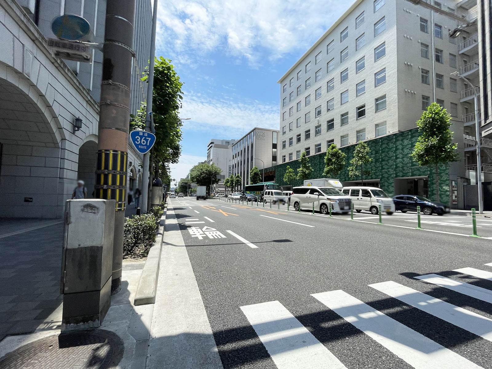 京都ダイヤビル前面の通り