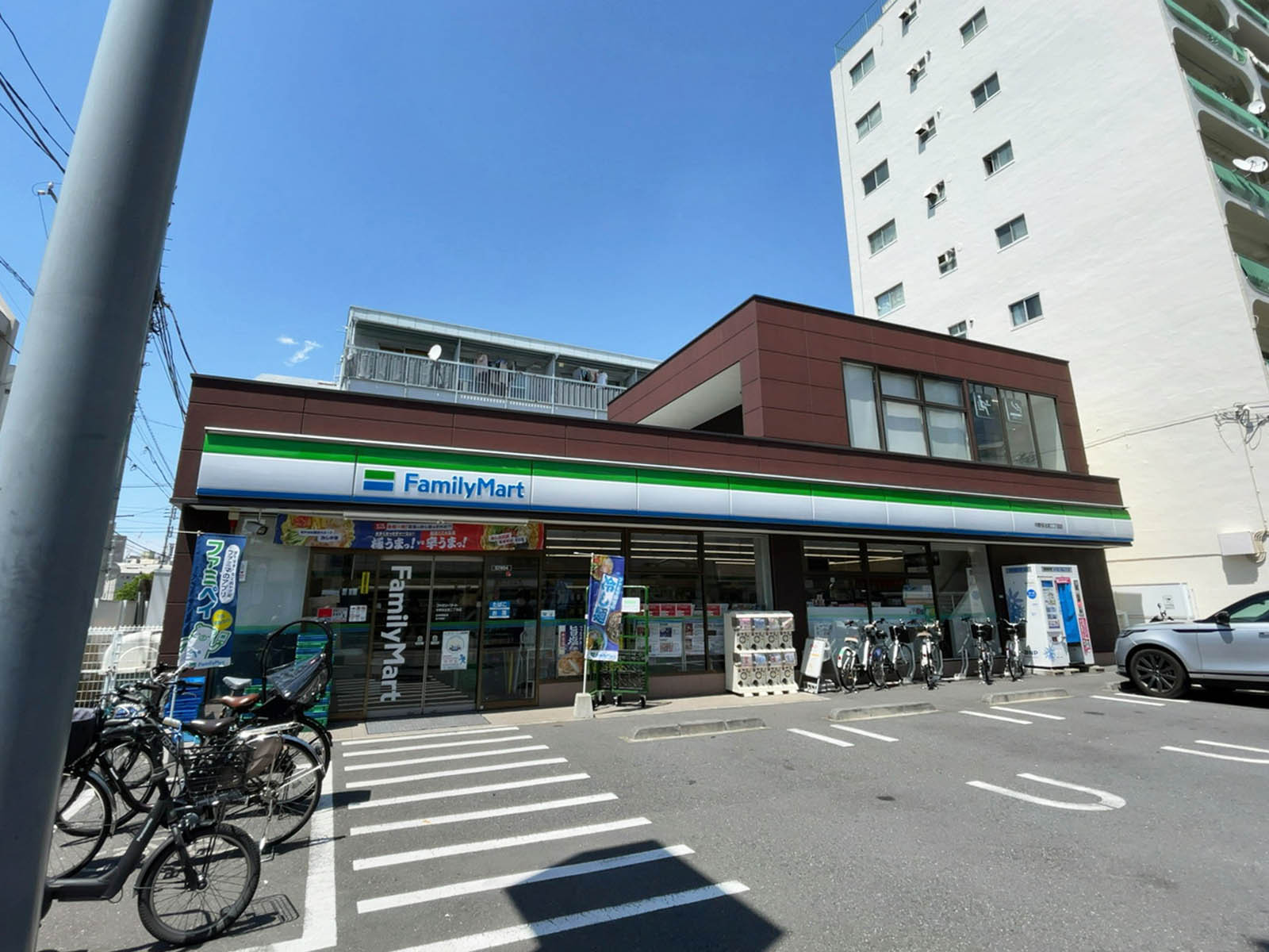 徒歩2分のファミリーマート 中野弥生町二丁目店